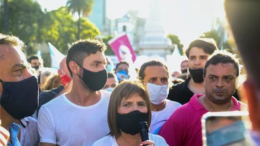 Bullrich reclamó que se niegue el derecho a votar a argentinos en el exterior