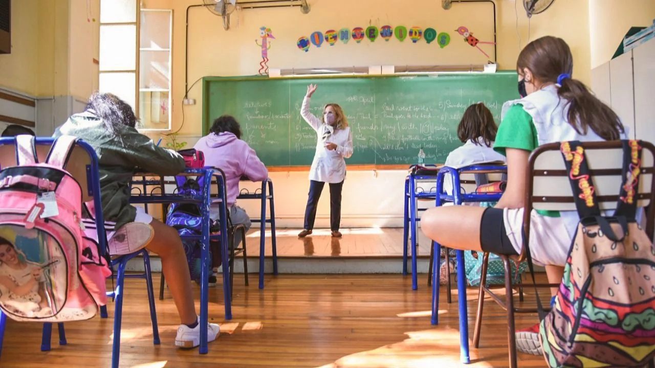 Clases presenciales: la Ciudad quiere mandar más chicos a las aulas la semana próxima