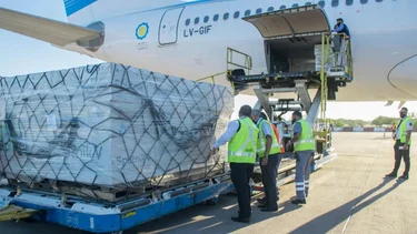 Preparan un nuevo vuelo a Moscú por más vacunas Sputnik V