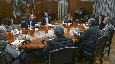 Empezó la reunión entre el Gobierno, la CGT y la UIA por medidas contra la inflación Empezó la reunión entre el Gobierno, la CGT y la UIA por medidas contra la inflación