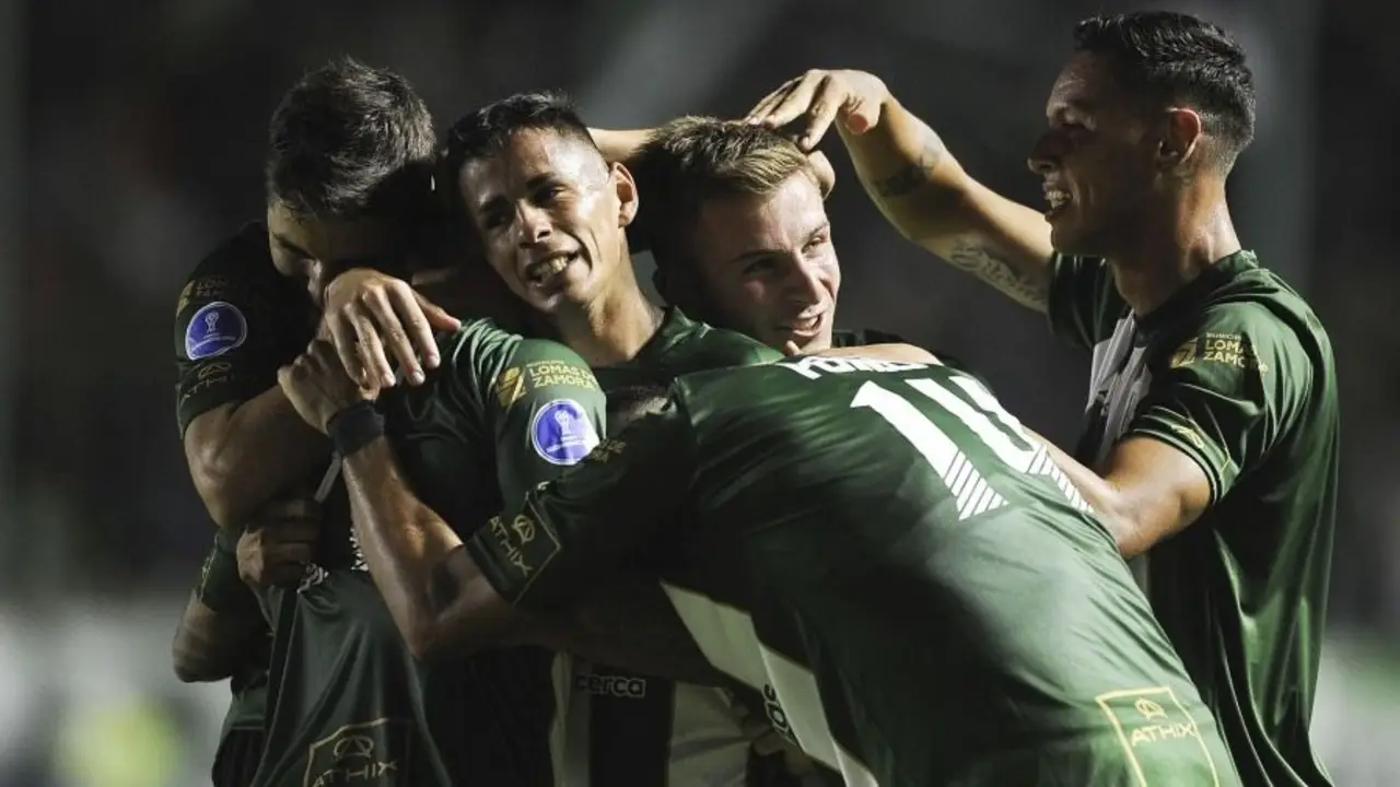 Banfield venció a Santos con un verdadero golazo de Agustín Urzi