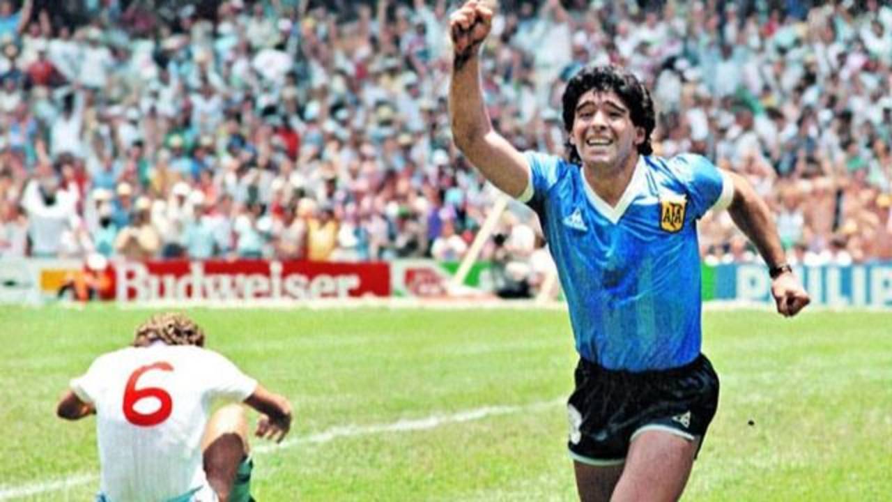 La verdadera historia detrás de la camiseta de Diego Maradona que se subasta en Inglaterra