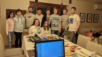 Estudiantes argentinos construyeron un satélite y quedaron finalistas en un concurso de la NASA Estudiantes argentinos construyeron un satélite y quedaron finalistas en un concurso de la NASA