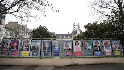 Macron favorito, una extrema derecha fuerte y una izquierda esperanzada Macron favorito, una extrema derecha fuerte y una izquierda esperanzada