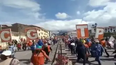 Perú: crece el paro, las protestas y la tensión por el futuro del gobierno Perú: crece el paro, las protestas y la tensión por el futuro del gobierno
