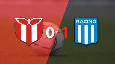 Por la mínima diferencia, Racing Club se quedó con la victoria ante River Plate en el estadio Centenario Por la mínima diferencia, Racing Club se quedó con la victoria ante River Plate en el estadio Centenario