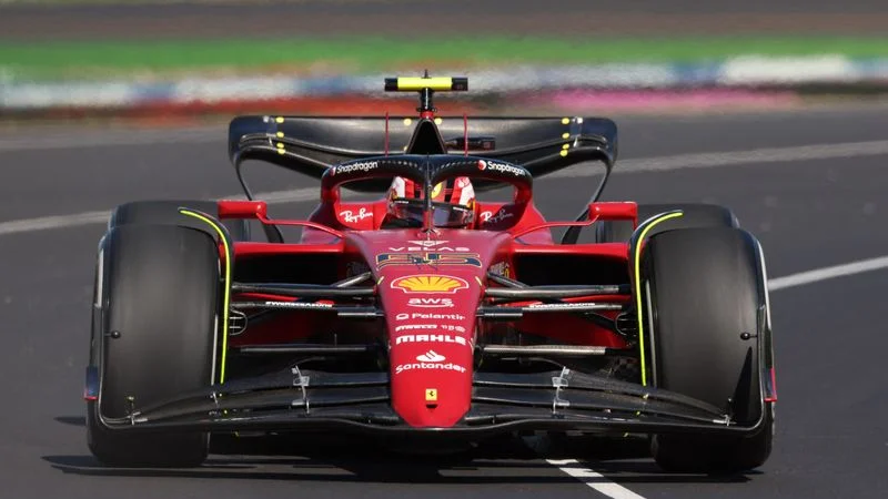 Ferrari lidera los primeros entrenamientos libres del GP de Australia