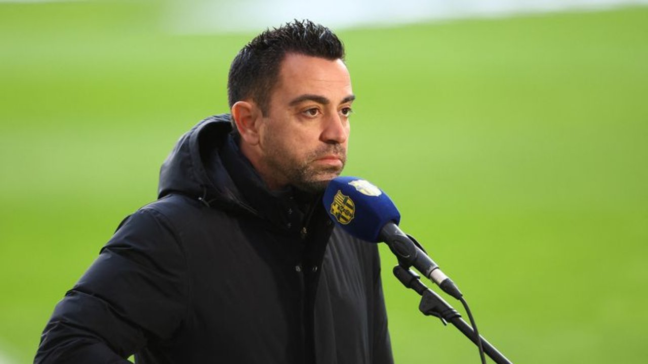 Xavi, descontento con el estado del terreno de juego en el Eintracht -Barcelona