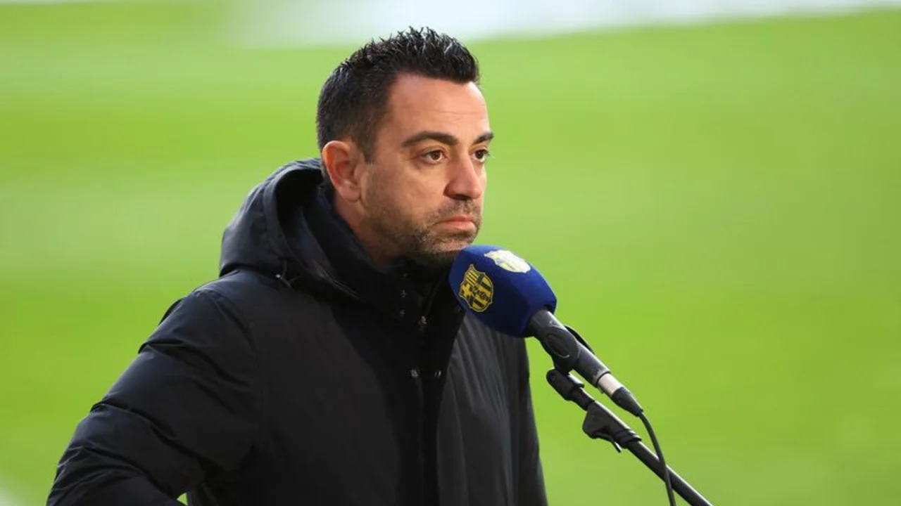 Xavi, descontento con el estado del terreno de juego en el Eintracht -Barcelona