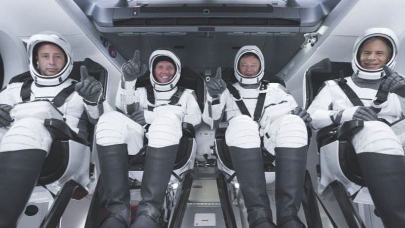SpaceX lanzó a los primeros turistas al espacio en una misión privada