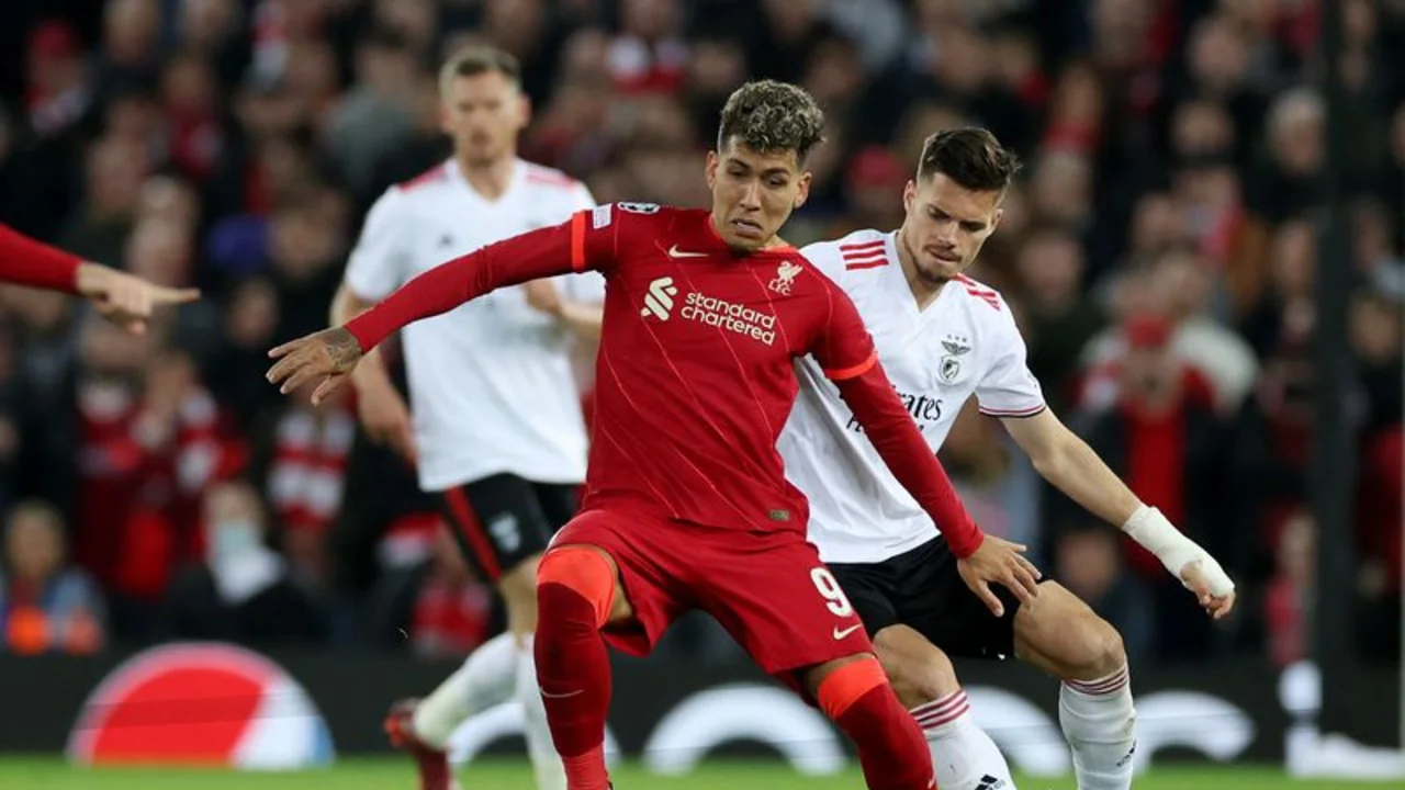 Firmino mete al Liverpool en semifinales de Champions pese a la remontada del Benfica
