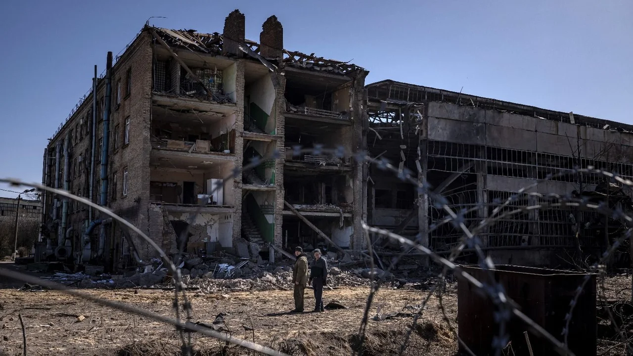 Rusia bombardeó una nueva fábrica militar en las inmediaciones de Kiev, un día después de haber alertado que iba a intensificar la ofensiva.