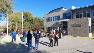 Horror en Neuquén: un policía secuestró y abusó de una niña Horror en Neuquén: un policía secuestró y abusó de una niña