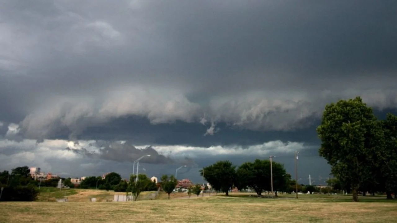¿Otro ciclón?: alerta por tormentas fuertes con ráfagas en zonas de Buenos Aires