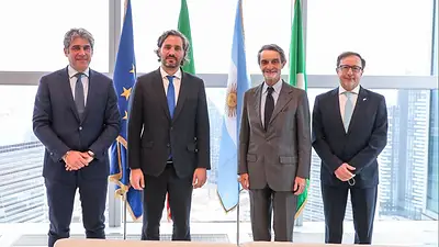 Cafiero arrancó su gira por Italia y anunció misiones comerciales para empresarias Cafiero arrancó su gira por Italia y anunció misiones comerciales para empresarias