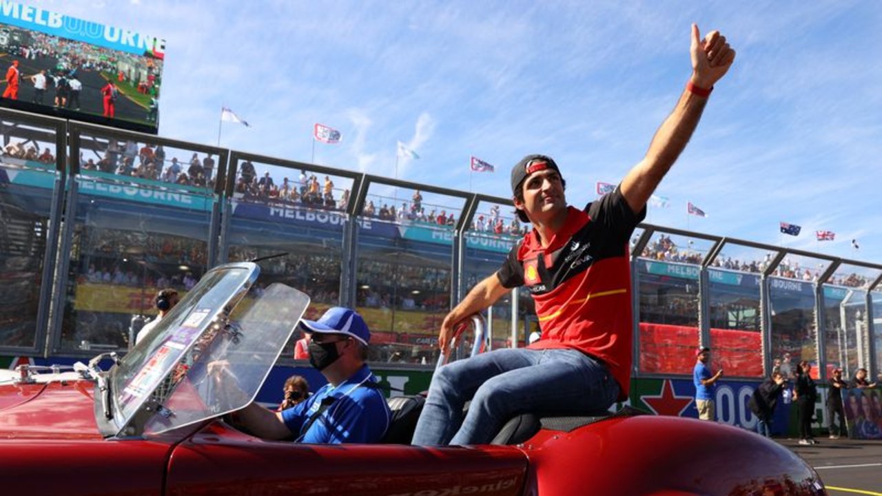 Carlos Sainz correrá para Ferrari hasta 2024