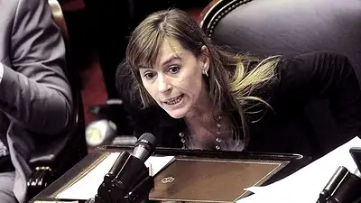 Juliana Di Tullio Juliana Di Tullio