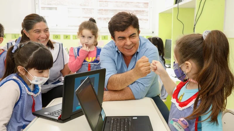 Fernando Espinoza: “Estamos digitalizando el aprendizaje y democratizando el conocimiento”