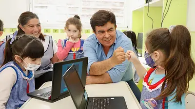 Fernando Espinoza: “Estamos digitalizando el aprendizaje y democratizando el conocimiento” Fernando Espinoza: “Estamos digitalizando el aprendizaje y democratizando el conocimiento”