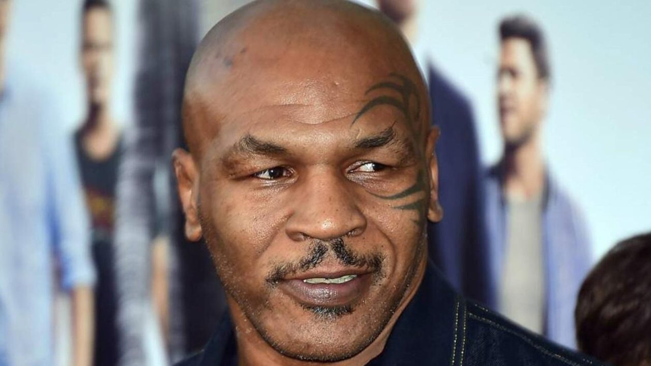 Mike Tyson reventó a piñas a un pasajero que lo molestaba en un avión