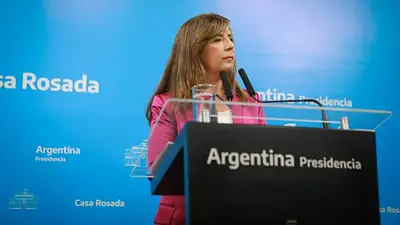 El gobierno evitó responderle a Larroque: "No contestamos opiniones" El gobierno evitó responderle a Larroque: "No contestamos opiniones"