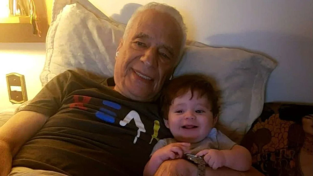 Alberto Cormillot feliz junto a su hijo Emilio