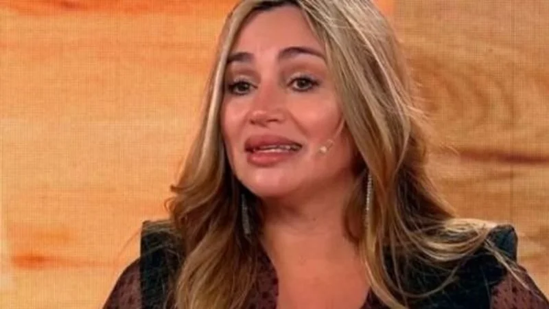 Belén Francese llorando enfrenta la muerte de la exesposa de su pareja Fabián Lencinas