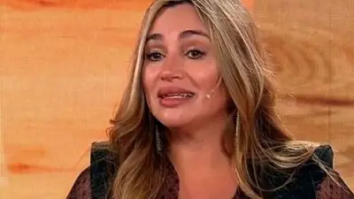 Belén Francese llorando enfrenta la muerte de la exesposa de su pareja Fabián Lencinas Belén Francese llorando enfrenta la muerte de la exesposa de su pareja Fabián Lencinas