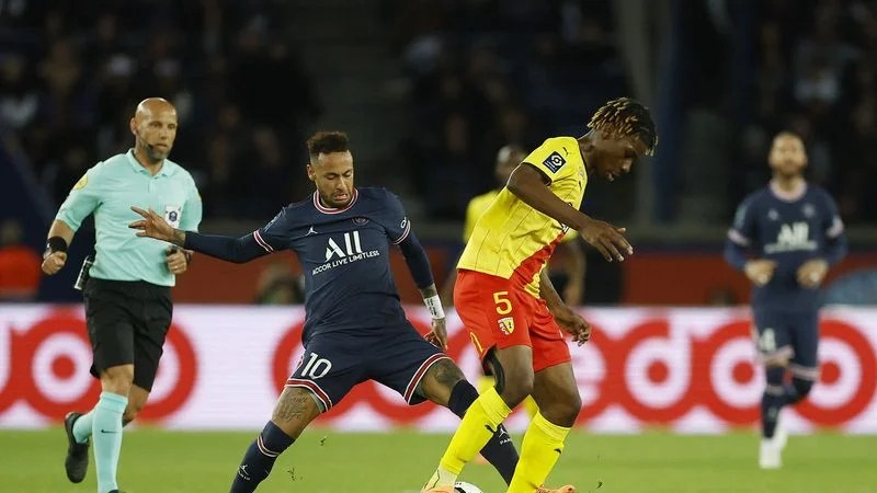 PSG se asegura un décimo título francés de récord pese a empatar con el Lens