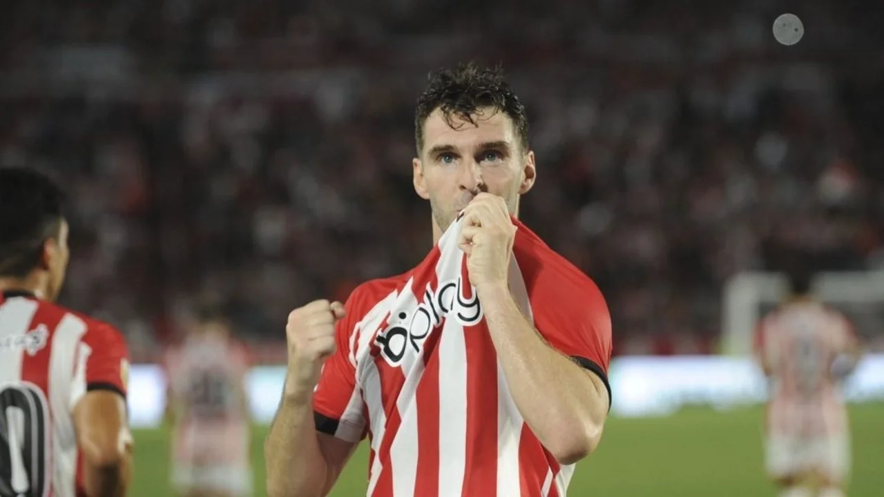 Estudiantes y un triunfo clave 2-0 frente a Bragantino