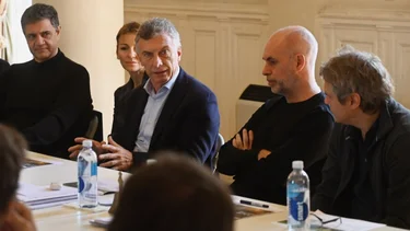 Macri cayó de "visita" a una reunión de gabinete de Larreta