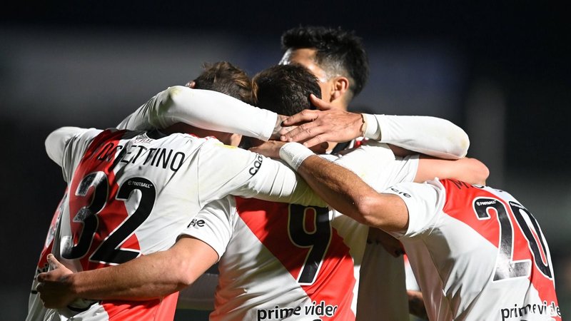 River apabulló 7-0 a Sarmiento de Junín: Julián Álvarez metió tres goles