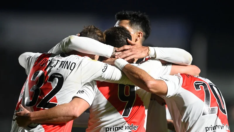 River apabulló 7-0 a Sarmiento de Junín: Julián Álvarez metió tres goles