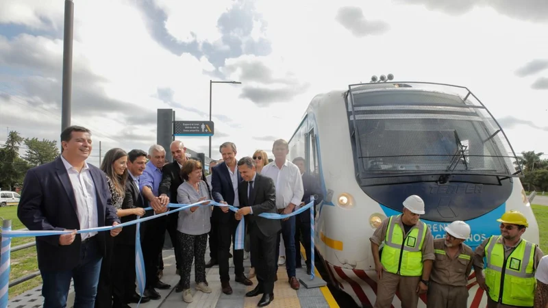 Después de 30 años, el tren de pasajeros volvió a La Picada