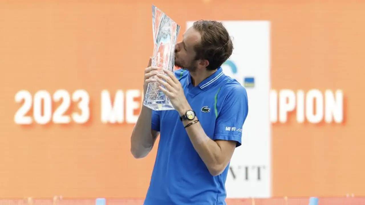 Medvedev vence a Sinner y logra su primer título en el Abierto de Miami