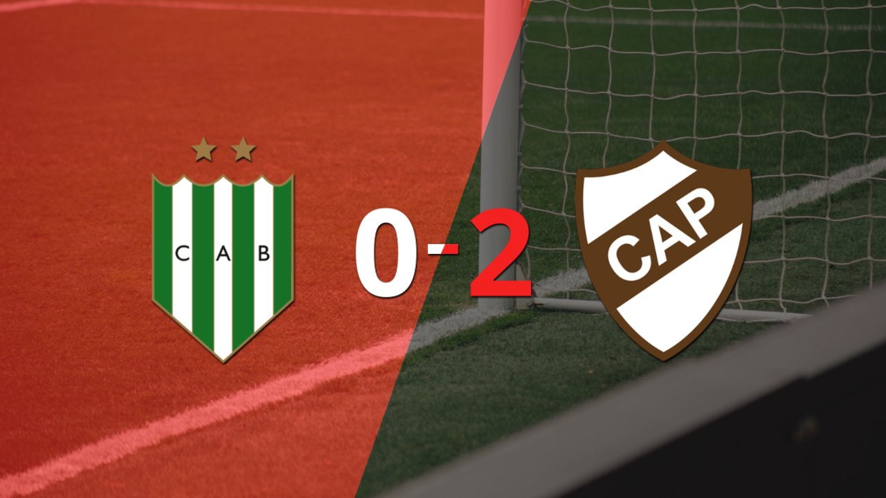 Platense, de visitante, derrotó 2-0 a Banfield