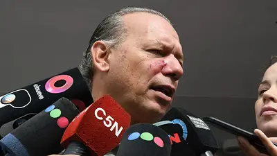 Berni se tomó licencia tras el golpe en la protesta de colectiveros Berni se tomó licencia tras el golpe en la protesta de colectiveros