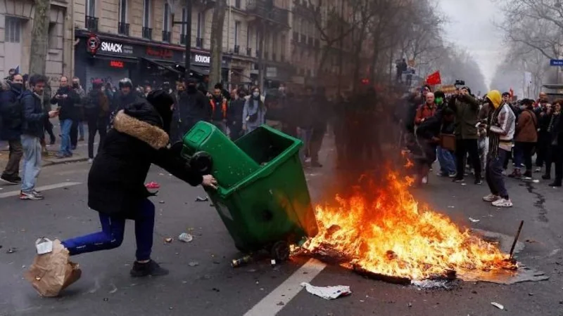 A la espera de una decisión judicial, continúan las protestas en Francia contra la reforma jubilatoria.