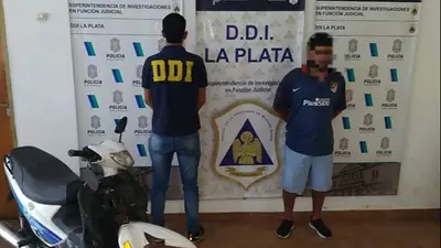 Ensenada. Un hombre se hacía pasar por policía para extorsionar a sus víctimas. Ensenada. Un hombre se hacía pasar por policía para extorsionar a sus víctimas.