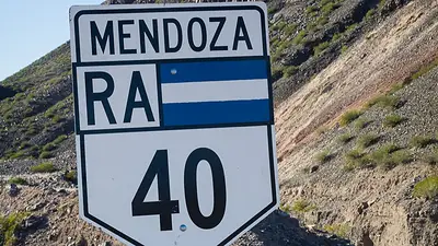 Atropellan a una mujer en la ruta 40 y buscan al conductor que se dio a la fuga Atropellan a una mujer en la ruta 40 y buscan al conductor que se dio a la fuga