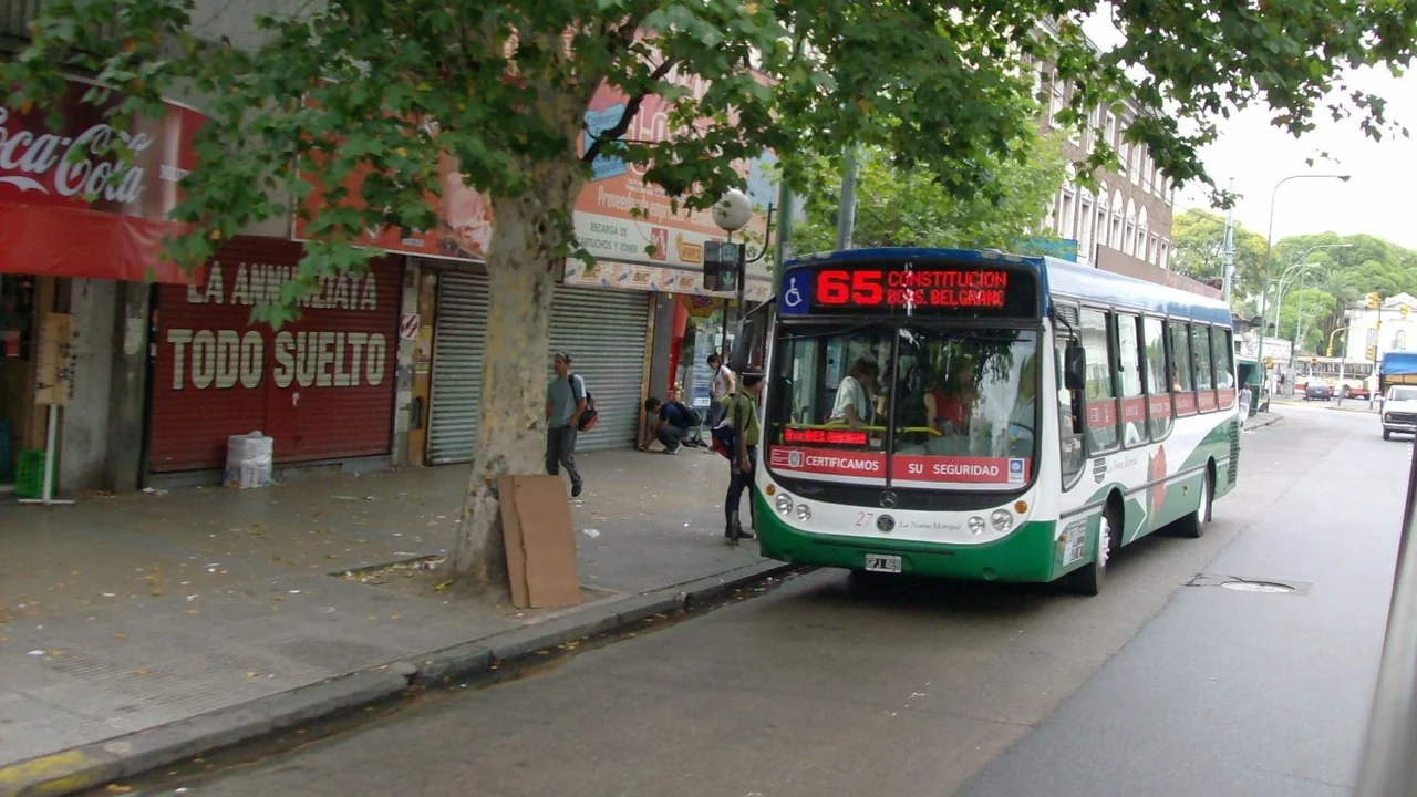 Paro de colectivos en AMBA: las líneas adelantaron el lockout y no hay servicio esta noche