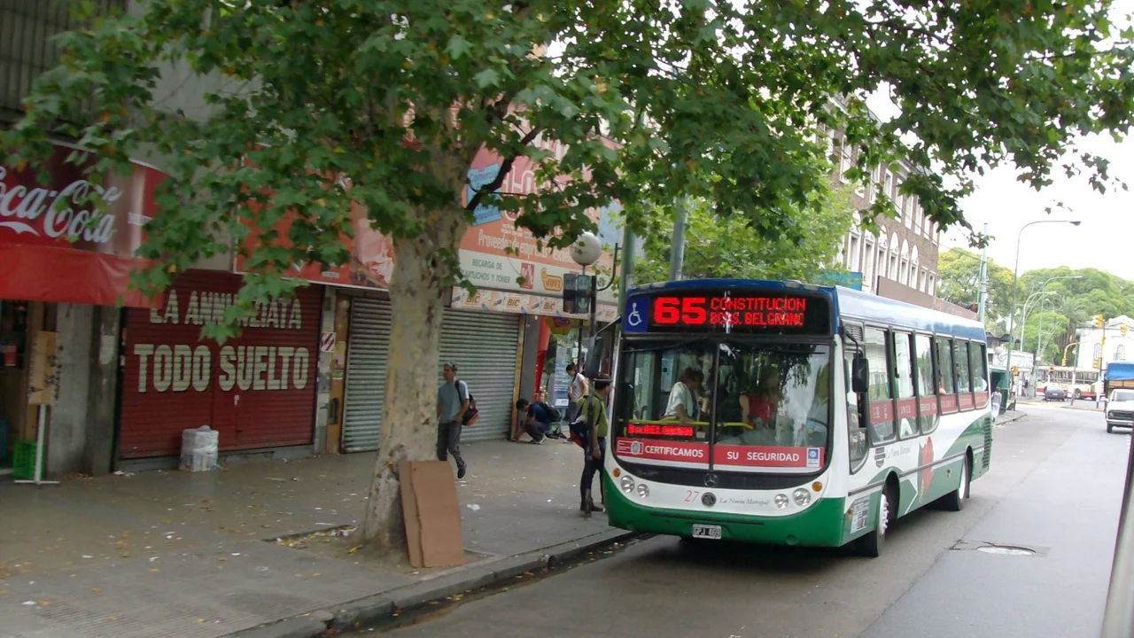 Paro de colectivos La Nueva Metropol. 