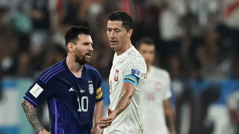 Lewandowski espera jugar con Messi en el Barça la próxima temporada