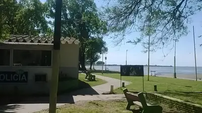 Hallan cadáver de un hombre atado de las manos a la orilla del río en Quilmes Hallan cadáver de un hombre atado de las manos a la orilla del río en Quilmes