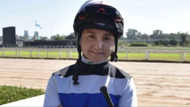 Preocupación en el Turf: una jocketa sufrió una tremenda caída y está grave