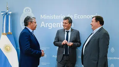Massa recibió a los gobernadores electos Weretilneck y Figueroa Massa recibió a los gobernadores electos Weretilneck y Figueroa