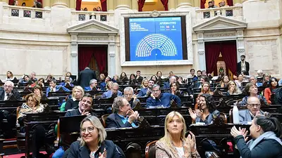 Impuesto a las Ganancias: el oficialismo consiguió dictamen y se acerca el debate en el recinto Impuesto a las Ganancias: el oficialismo consiguió dictamen y se acerca el debate en el recinto