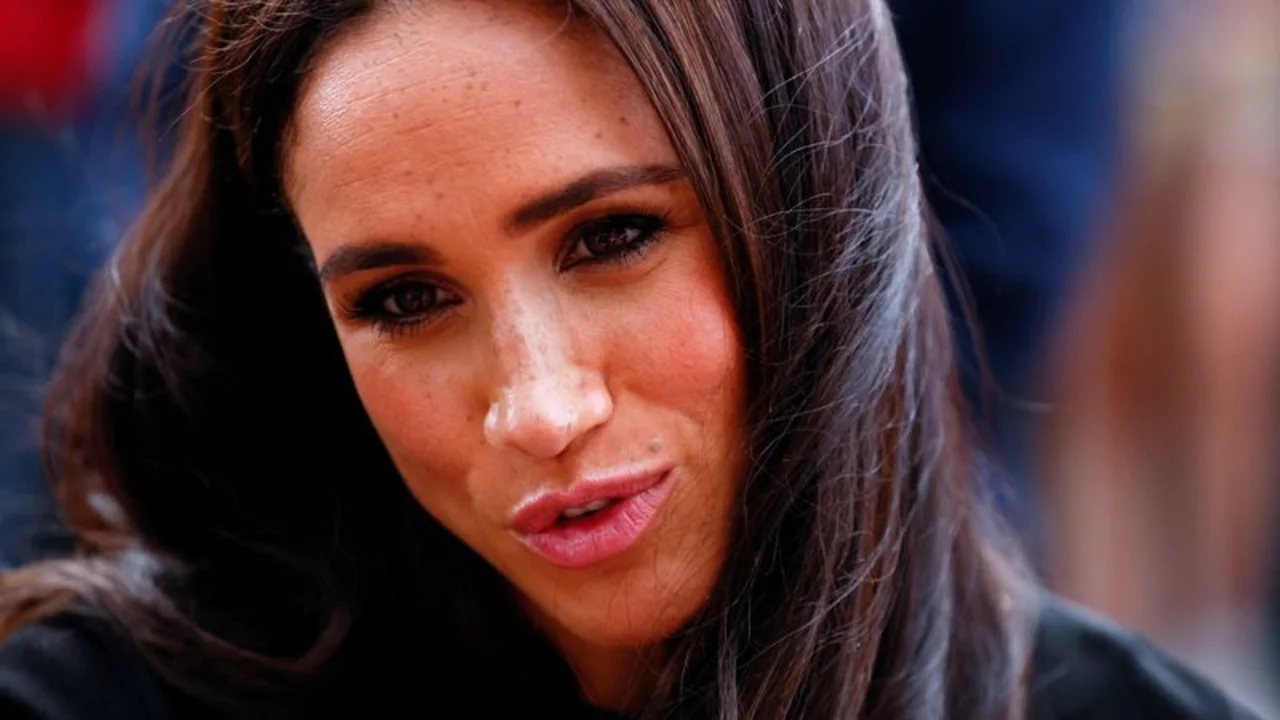 Meghan arremete contra los medios británicos por las cartas del rey Carlos