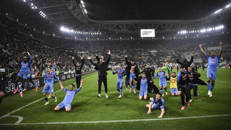 Napoli le ganó a la Juventus y está cada vez más cerca de su primer Scudetto post Diego