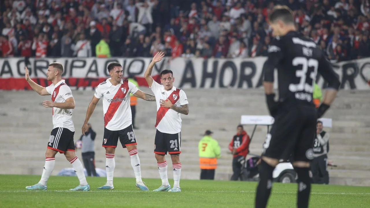 River le ganó a Independiente y se mantiene en la punta